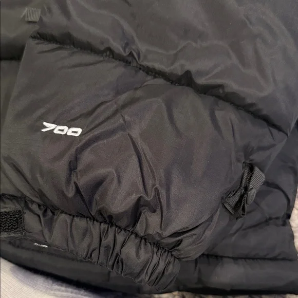 The North Face Men's Classic Black Puffer Jacket - Picture 4 of 6